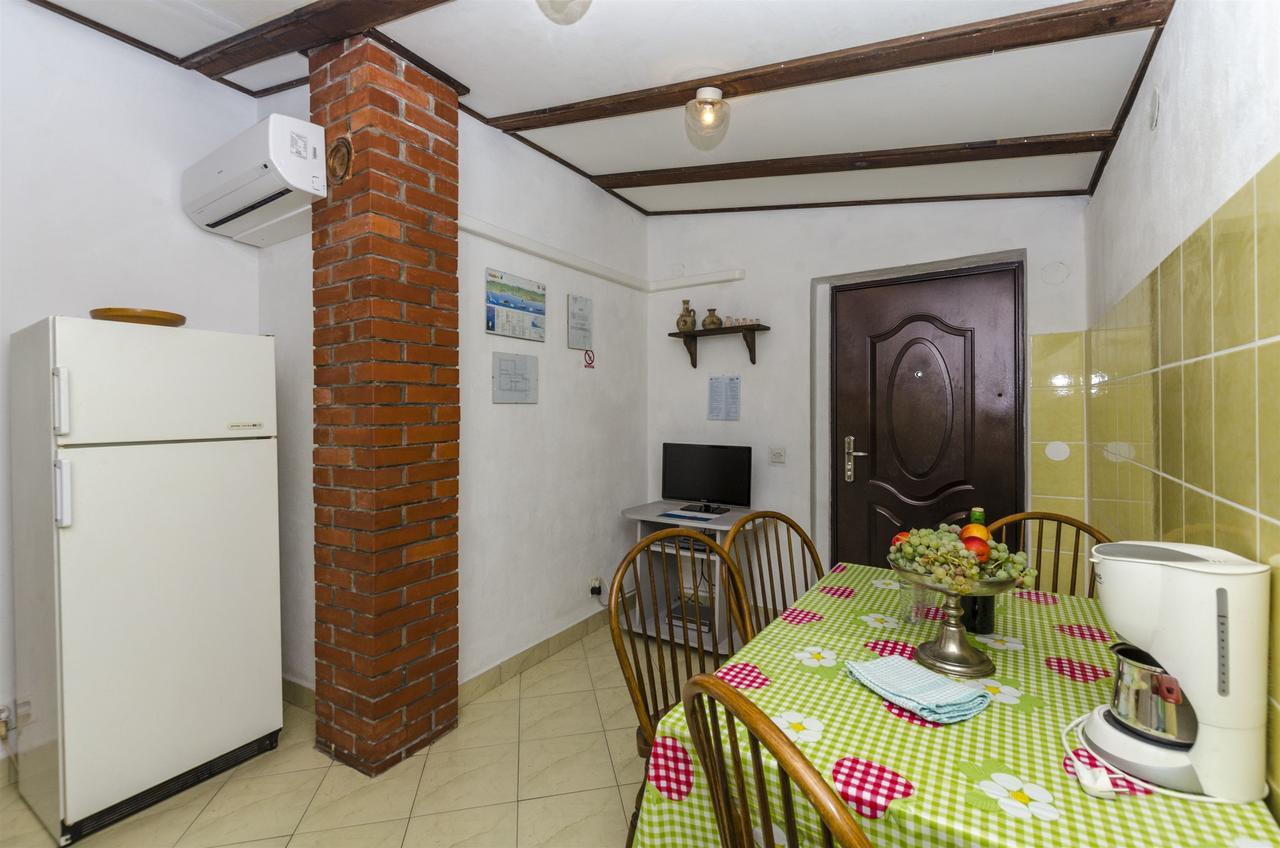Apartment Boris Gornja Brela Экстерьер фото